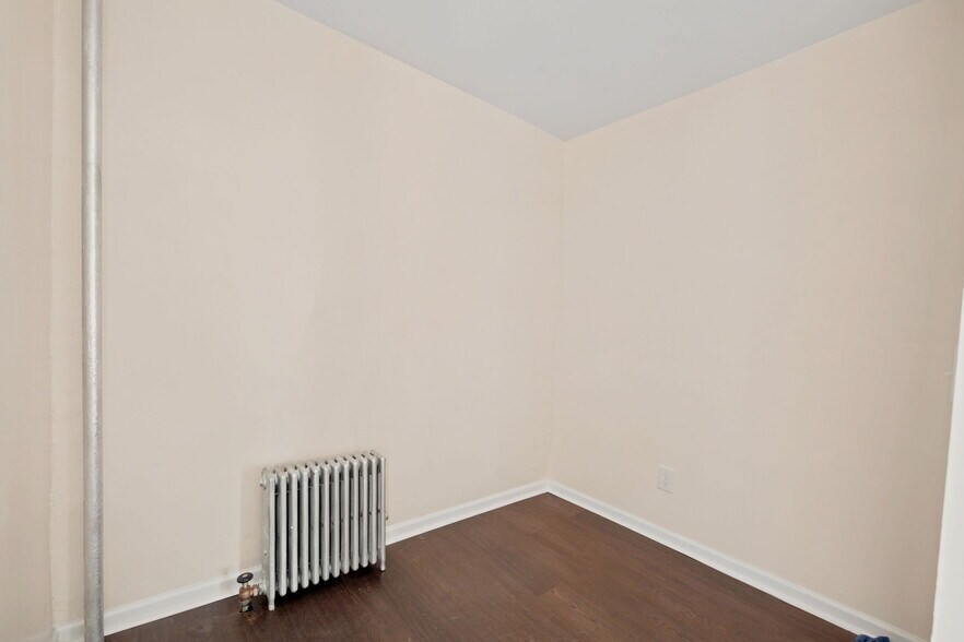 More Photos Of 258 Woodworth Ave, Yonkers Apartments For Sale