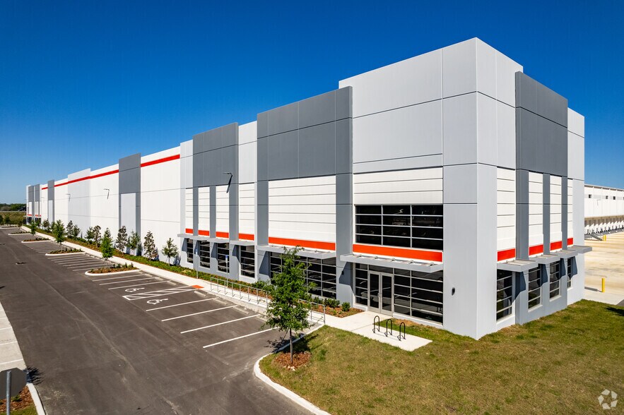 More Photos Of 1220 Ocoee Apopka Rd, Apopka Unknown For Lease