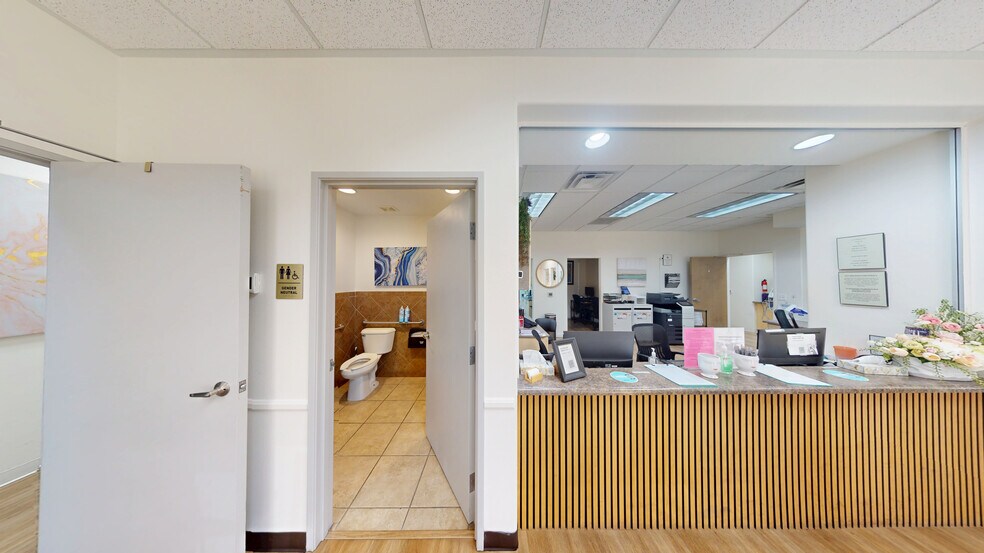 More Photos Of 3039 W Horizon Ridge Pky, Henderson Office For Lease