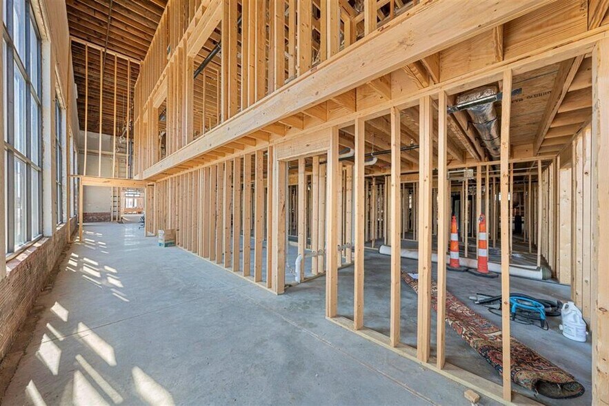 More Photos Of 1349 Adams St, Bowling Green Distribution For Lease