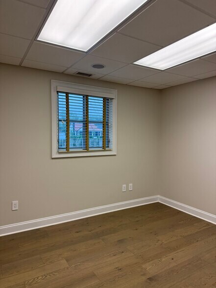 More Photos Of 215 Monmouth Rd, Oakhurst Office For Lease