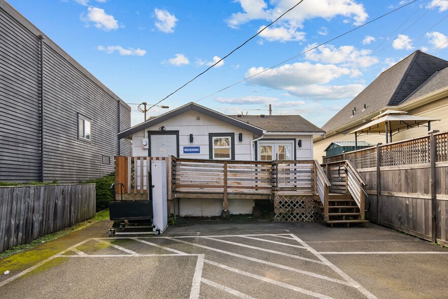 More Photos Of 605 Main St, Edmonds General Retail For Sale