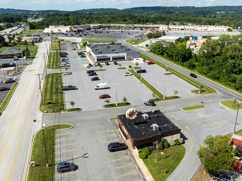 More Photos Of 40 Newberry Commons, Etters Unknown For Lease