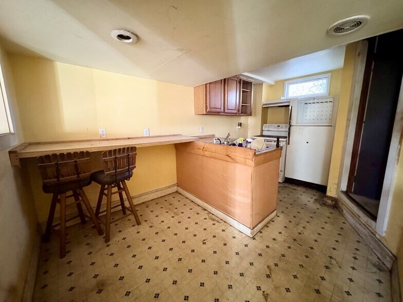 More Photos Of 563 James Monroe Ave, Monroeton Apartments For Sale