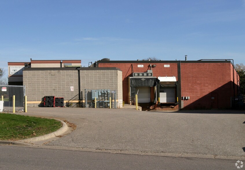 More Photos Of 4730-4740 N Quebec Ave, New Hope Warehouse For Sale