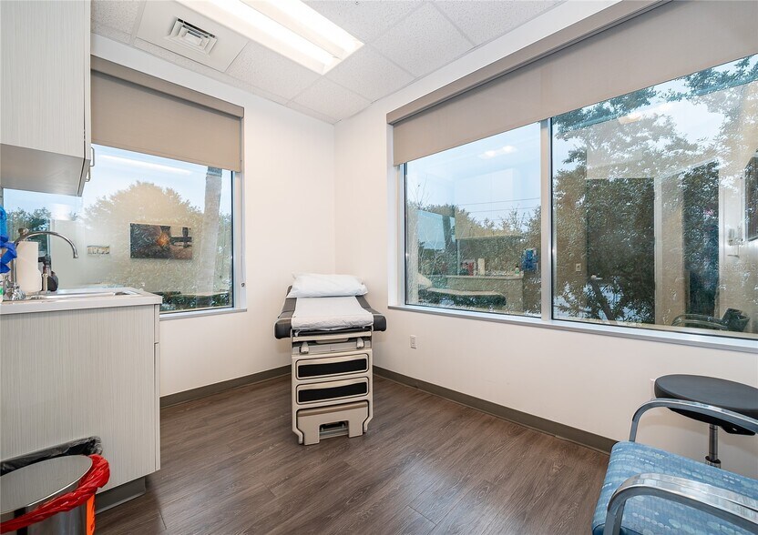 More Photos Of 7560 Red Bug Lake Rd, Oviedo Medical For Sale