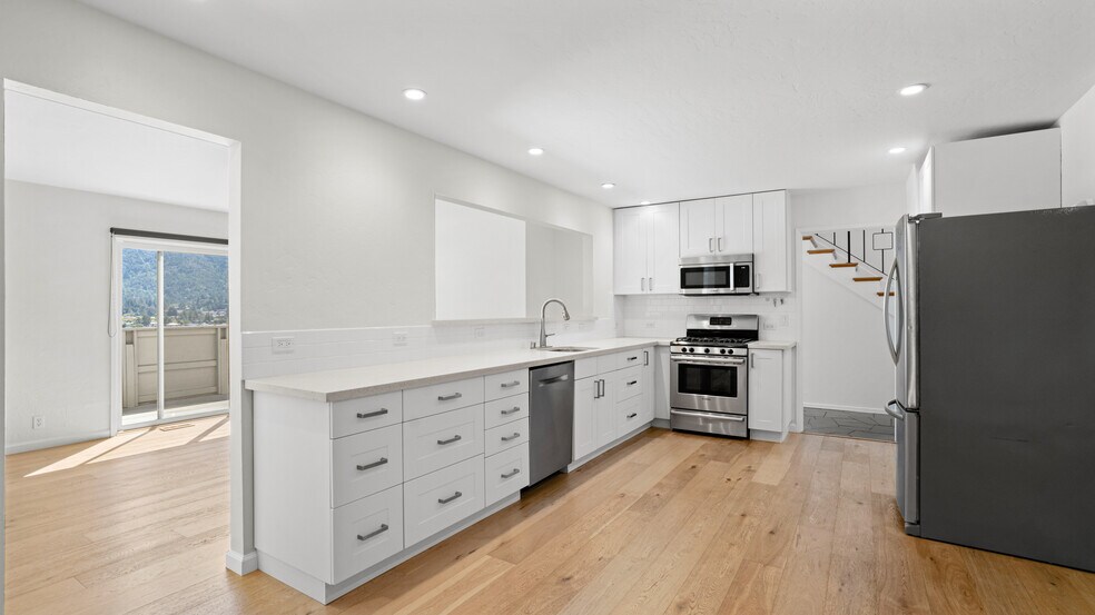 More Photos Of 151-153 Upper Via Casitas, Greenbrae Apartments For Sale