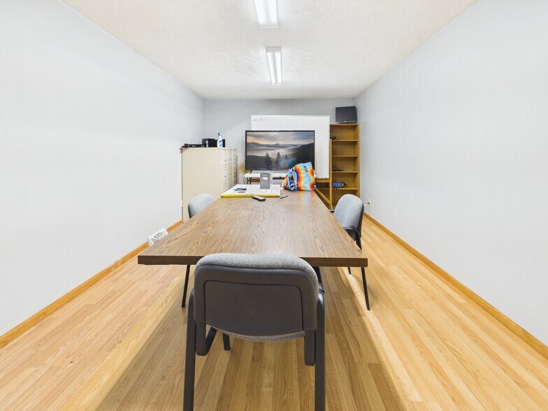 More Photos Of 414 Martin St, Greenville Office For Sale