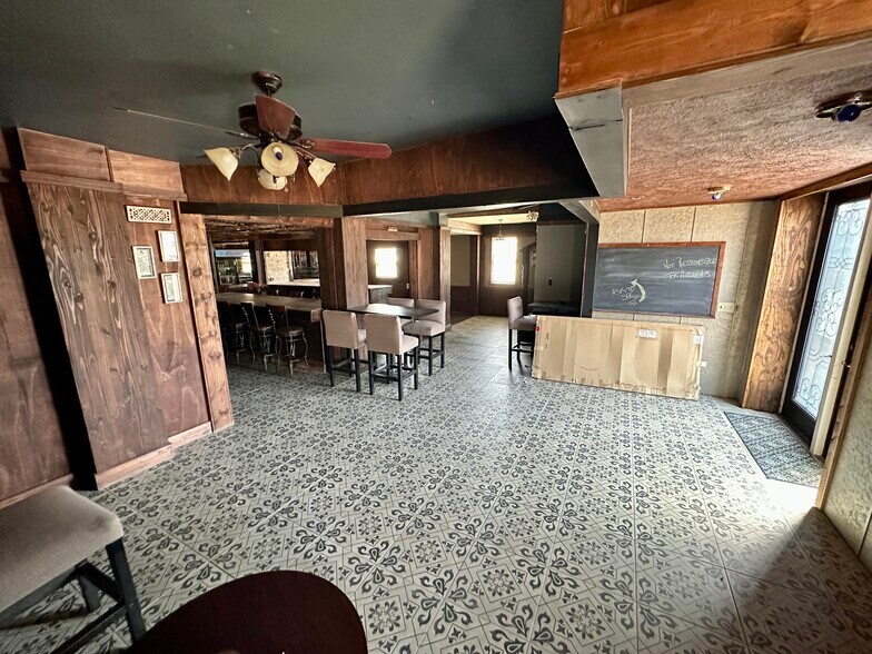 More Photos Of 1312 Broadway, Marysville Freestanding For Sale