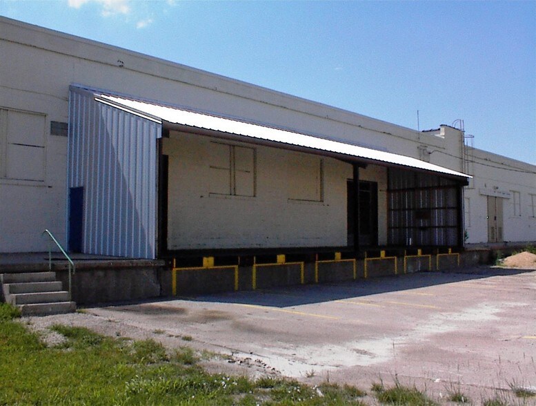 More Photos Of 7215 SW Topeka Blvd, Topeka Warehouse For Sale