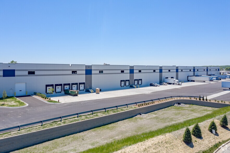 More Photos Of 610 W Rawson Ave, Oak Creek Manufacturing For Lease