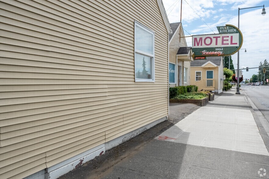 More Photos Of 810 State Ave, Marysville Hotel For Sale