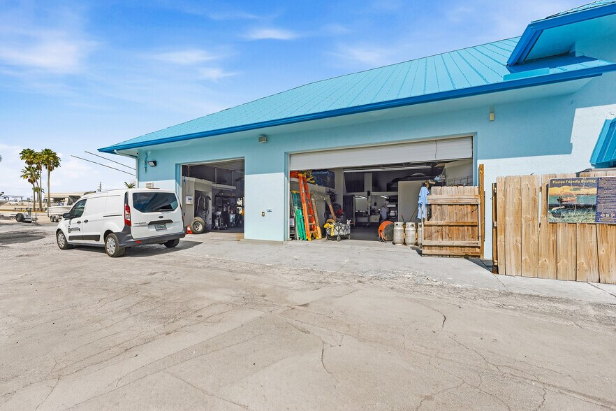 More Photos Of 250-300 SW Monterey Rd, Stuart Freestanding For Lease
