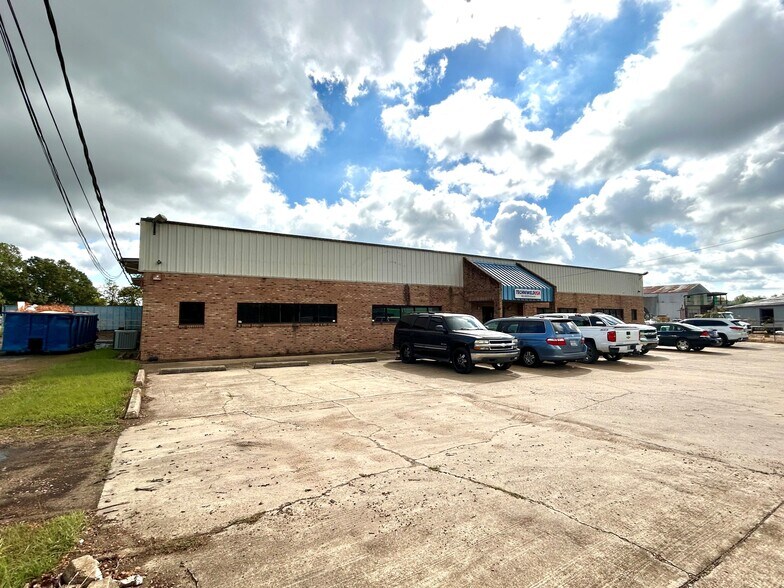 More Photos Of 880 S Roach St, Jackson Distribution For Sale