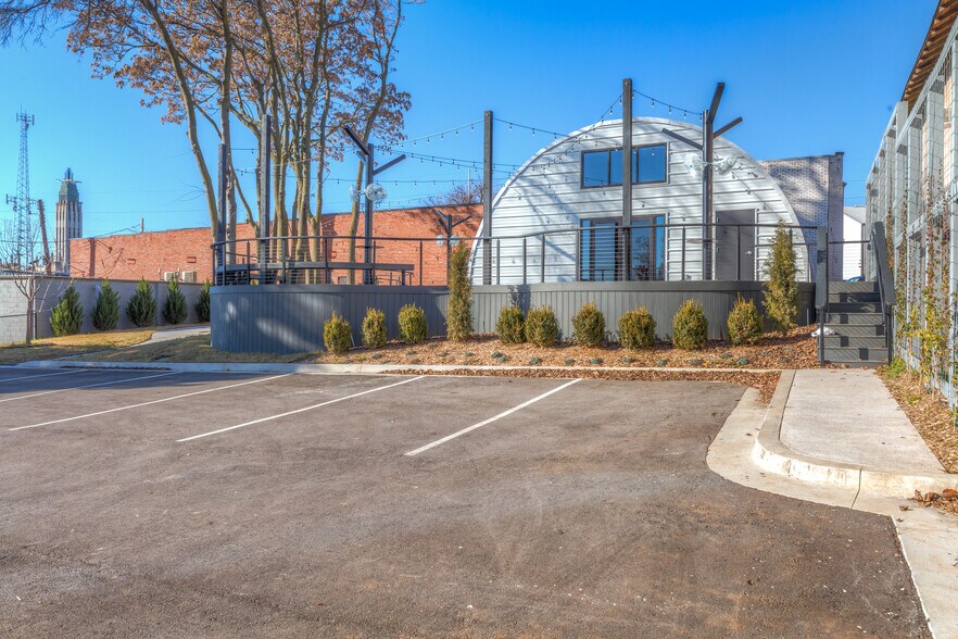 More Photos Of 1121 S Elgin Ave, Tulsa Sports And Entertainment For Lease