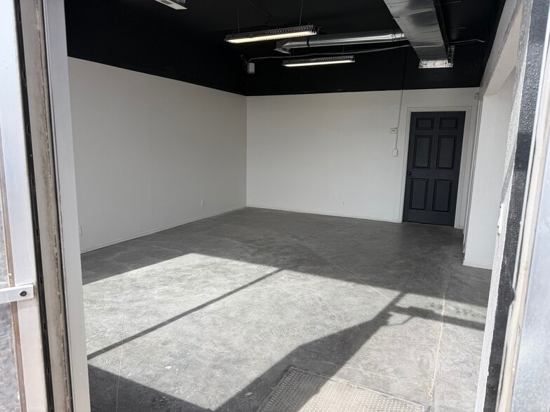 More Photos Of 34 W Guest Ave, Salt Lake City Service For Sale