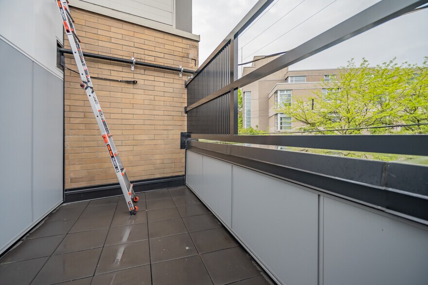 More Photos Of 3455 Victoria Dr, Vancouver Office For Lease