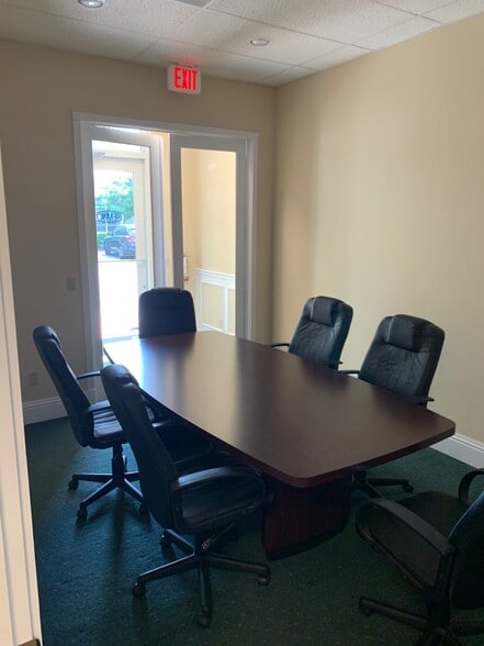 More Photos Of 1935 Commerce Ln, Jupiter Office For Lease