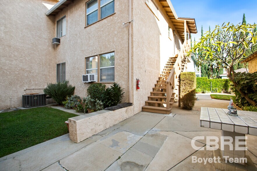 More Photos Of 6504 Woodley Ave, Van Nuys Apartments For Sale