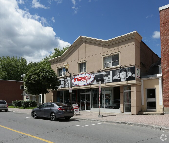 More Photos Of 95 Main St E, Hawkesbury Storefront Retail Residential For Lease