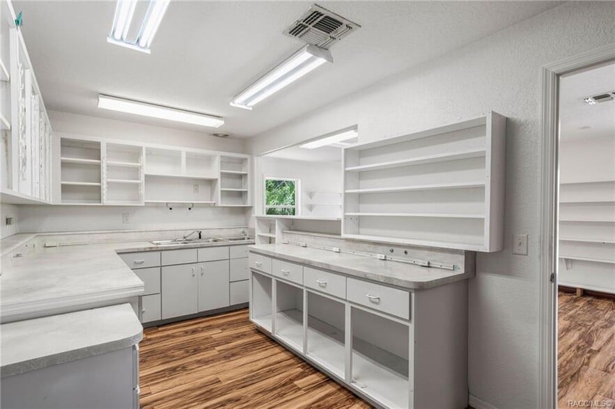 More Photos Of 3490 W Dunnellon Rd, Dunnellon Storefront Retail Office For Sale