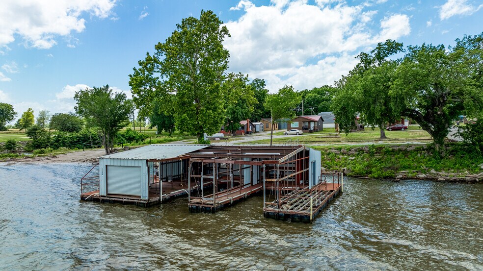 More Photos Of 1511 98th St NW, Grove Storefront For Sale