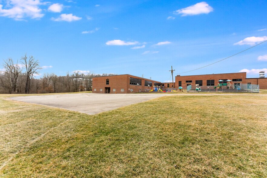 More Photos Of 300 North St, Waynesburg Schools For Sale