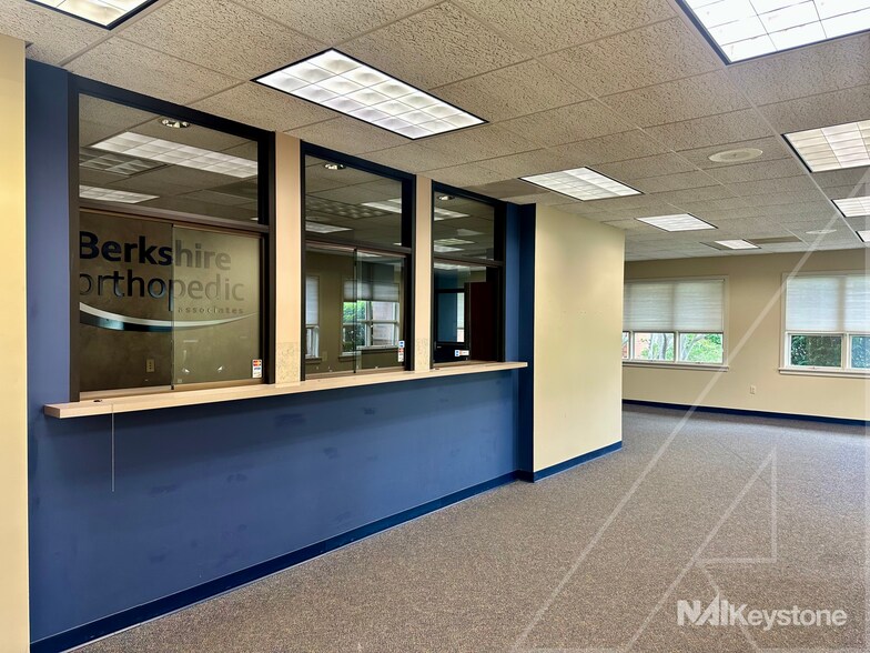 More Photos Of 2201 Ridgewood Rd, Wyomissing Medical For Sale