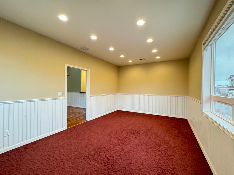 More Photos Of 542-544 N 5th Ave, Sequim Medical For Sale