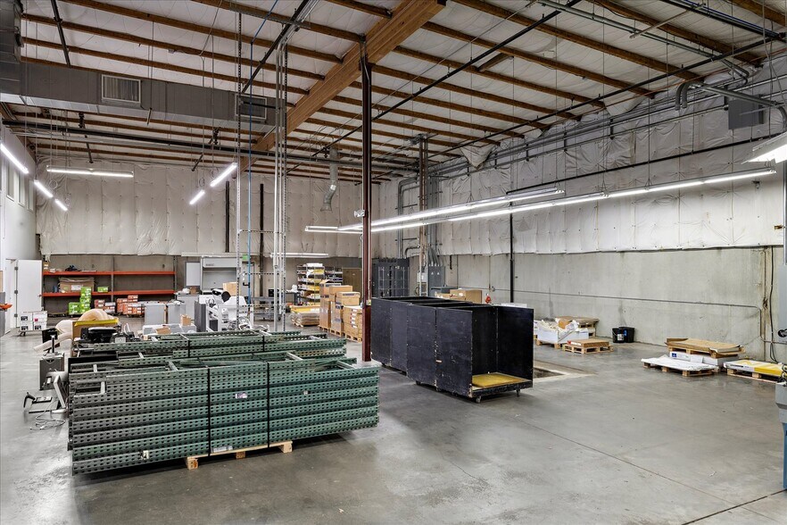 More Photos Of 21021 66th Ave W, Lynnwood Manufacturing For Sale