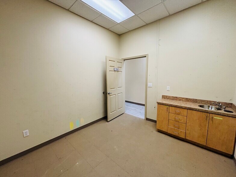 More Photos Of 7601 W Sam Houston S, Houston Storefront For Sale