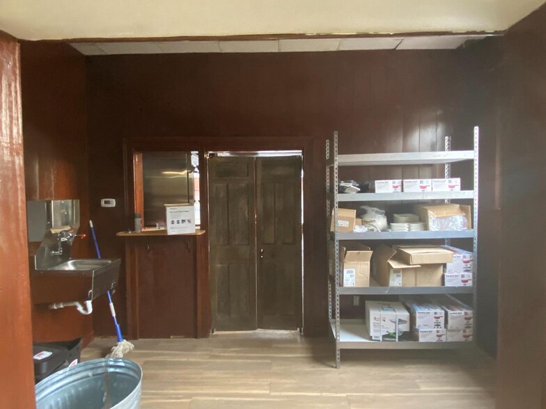 More Photos Of 121 Main St, Lovingston Restaurant For Sale