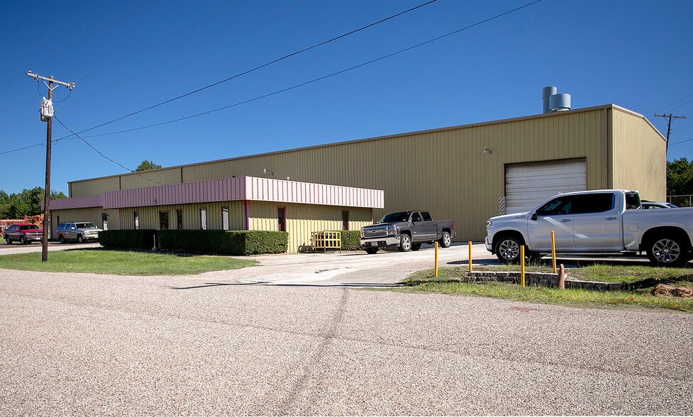 Primary Photo Of 6031 Fm 2767, Tyler Warehouse For Sale