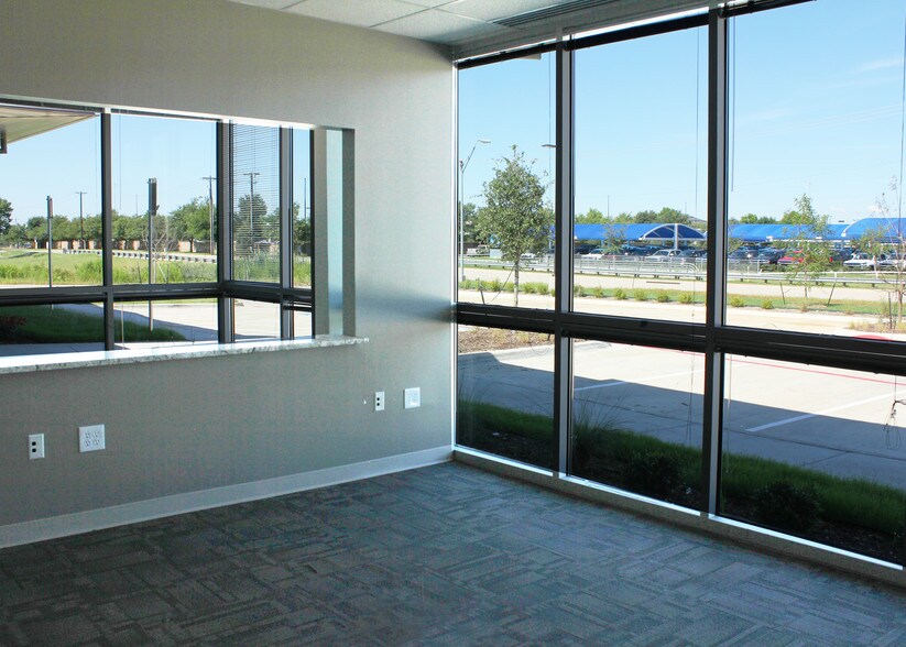 More Photos Of 2451 Stone Myers Pky, Grapevine Office For Lease