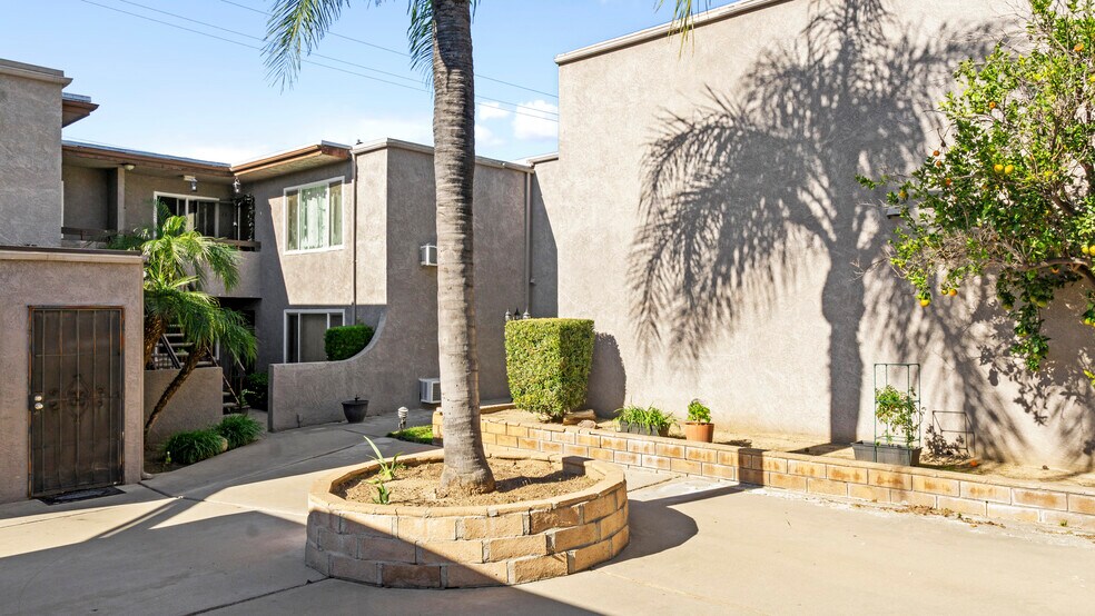 More Photos Of 141 E 42nd St, San Bernardino Apartments For Sale