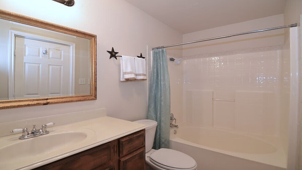 More Photos Of 227 Elm St, McKinney Freestanding For Sale