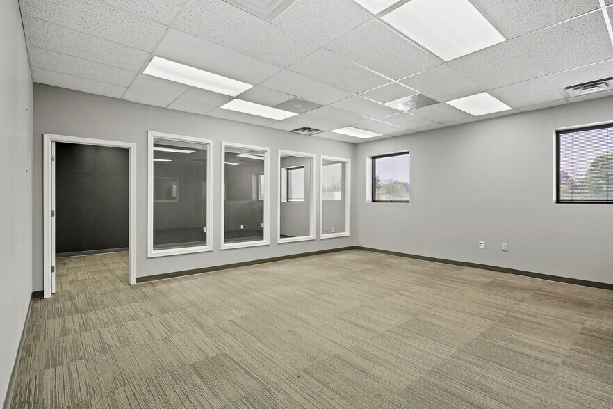 More Photos Of 511 Jermor Ln, Westminster Storefront Retail Office For Lease