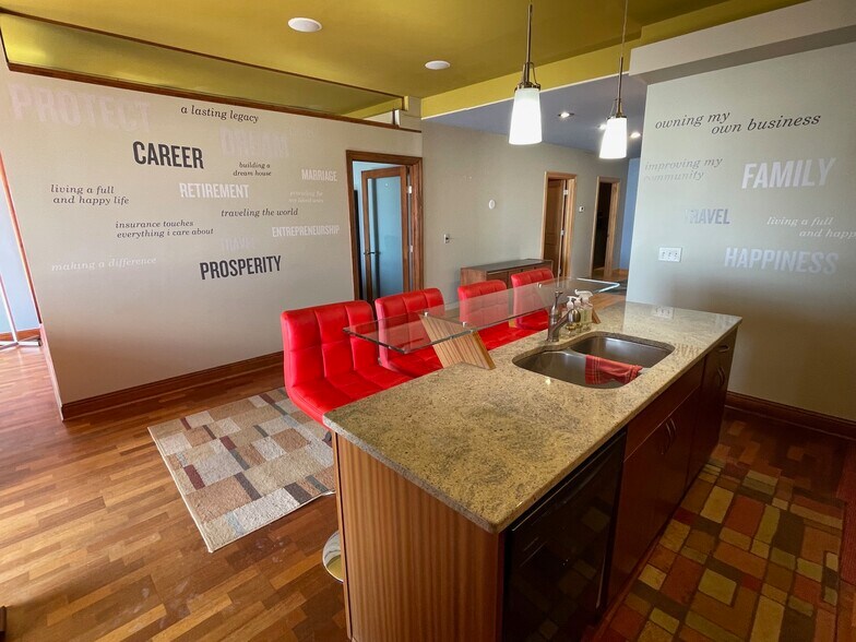 More Photos Of 4030-4032 Shoreline Dr, Spring Park Storefront Retail Office For Lease