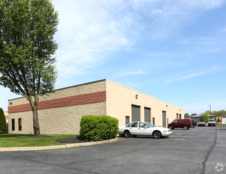 More Photos Of 409 Bloomfield Dr, West Berlin Showroom For Lease