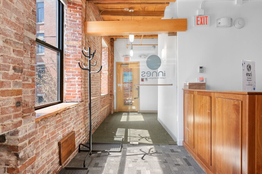 More Photos Of 40R Merrimac St, Newburyport Loft Creative Space For Lease