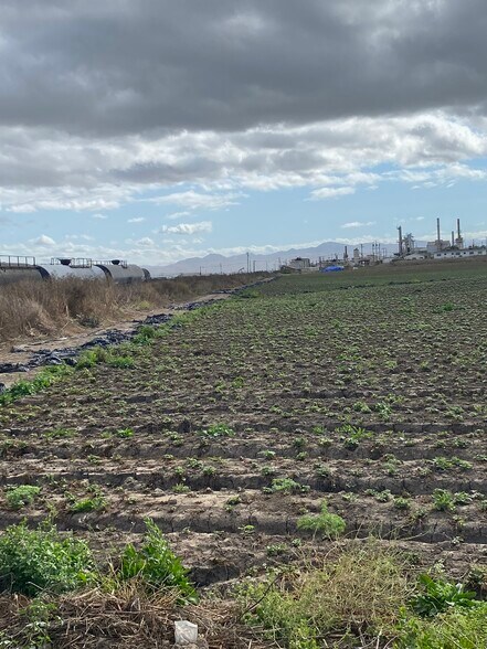 More Photos Of 1702 Sinton Rd, Santa Maria Land For Lease