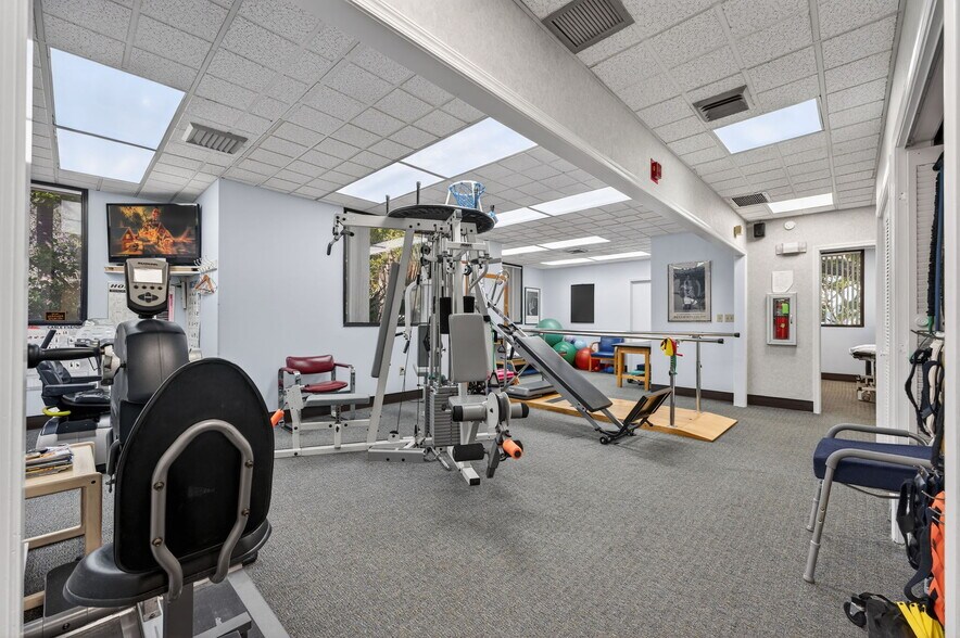 More Photos Of 1500 NW 10th Ave, Boca Raton Medical For Sale