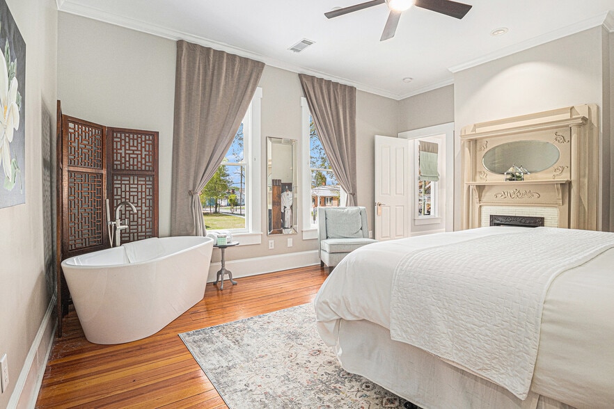 More Photos Of 410 E Church St, Monroe Hospitality For Sale