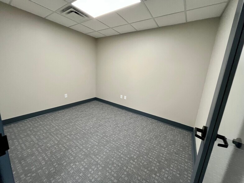 More Photos Of 307 Southgate Ct, Brentwood Medical For Lease