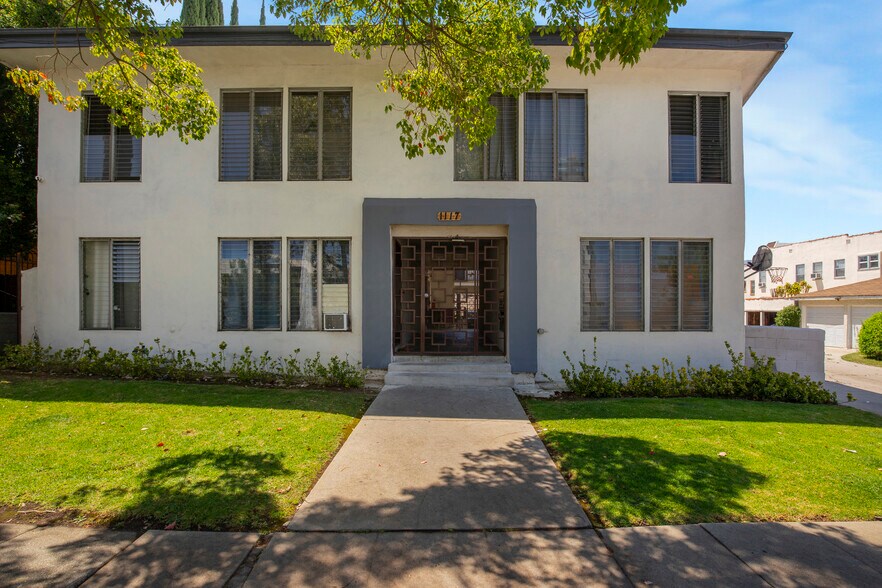 Primary Photo Of 1117 S Spaulding Ave, Los Angeles Apartments For Sale