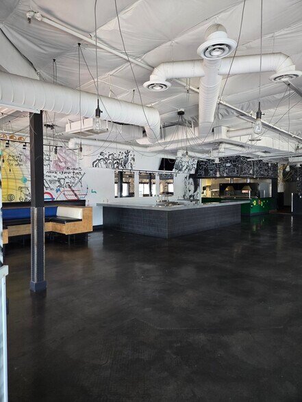 More Photos Of 4 E University Dr, Tempe Restaurant For Lease