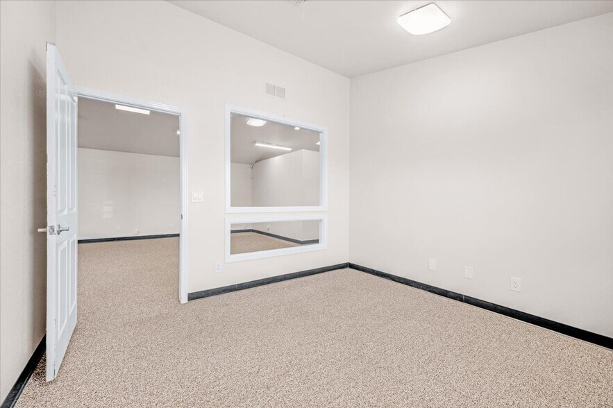 More Photos Of 324-330 Bullard Ave, Clovis Office For Lease