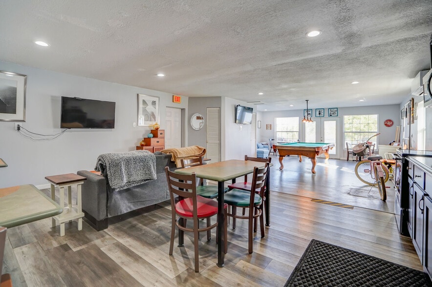 More Photos Of 2060 US Highway 27 N, Avon Park Hotel For Sale