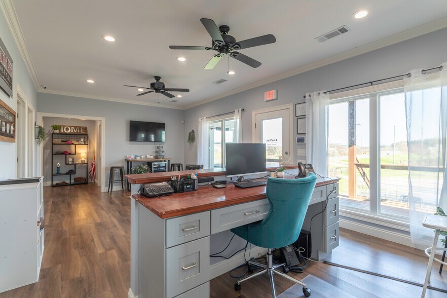 More Photos Of 2356 Alabama River Pky, Millbrook Flex For Sale