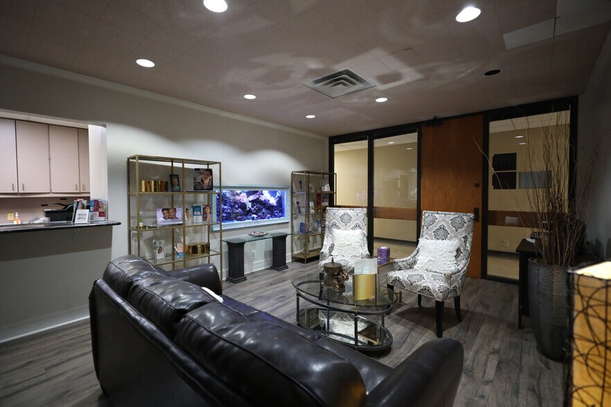 More Photos Of 4100 W 15th St, Plano Medical For Sale